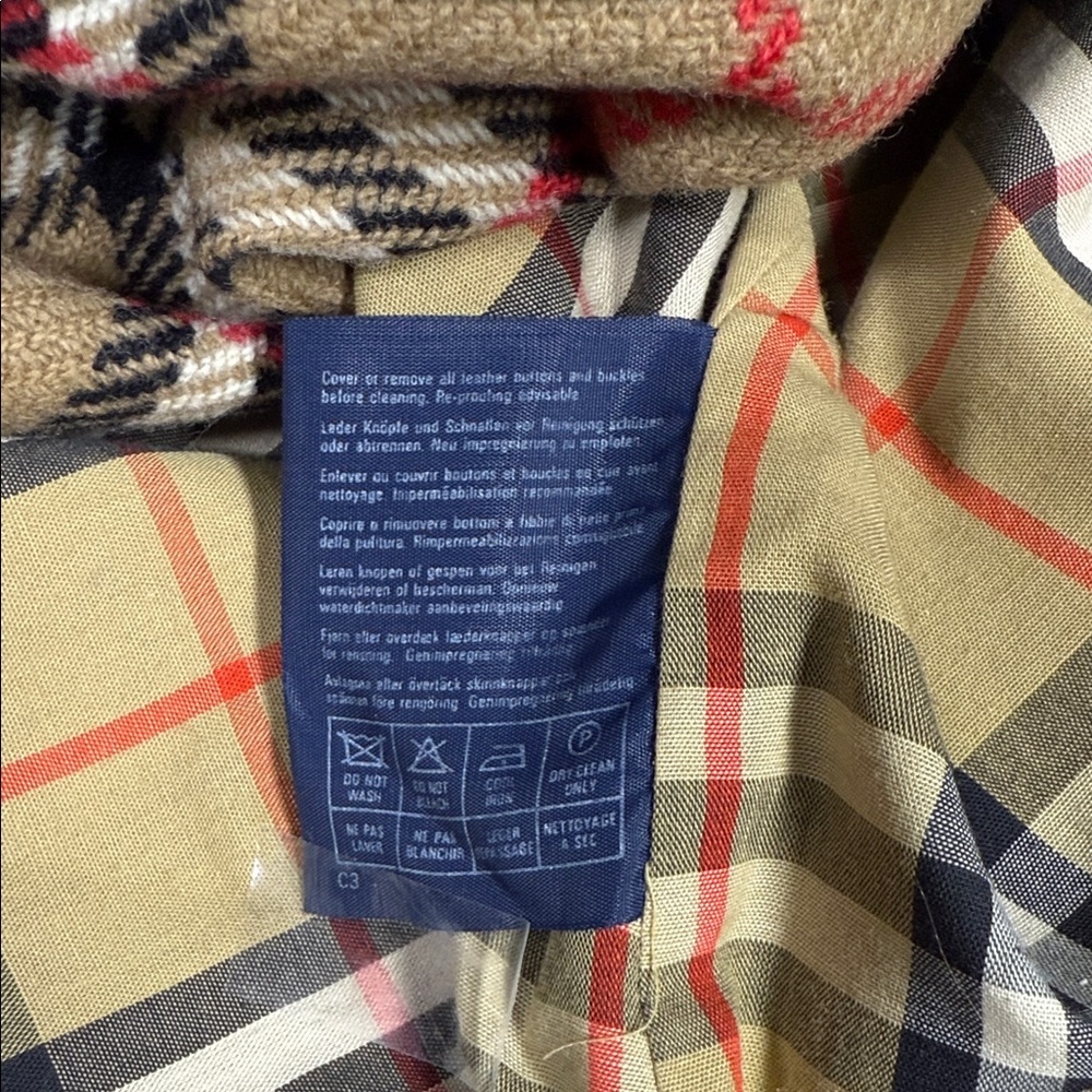 VINTAGE Burberry Beige Trench Coat for Women 10 Long - Picture 15 of 16